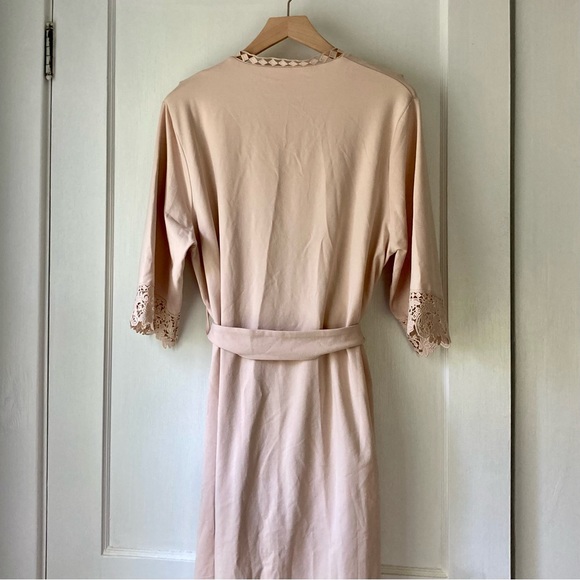 Le Rose Valerie Jersey Midi Robe in Champagne Blush - Picture 3 of 7